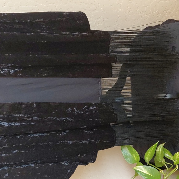 KILLSTAR 2X BLACK VELVET BURNT OBSIDIAN ROBE WITH POCKETS - Picture 3 of 6